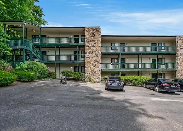 Misty Mountain Getaway Villa Gatlinburg